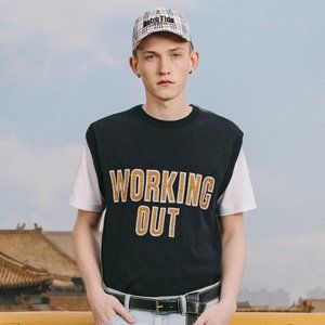 Sleeveless pullover T-shirt